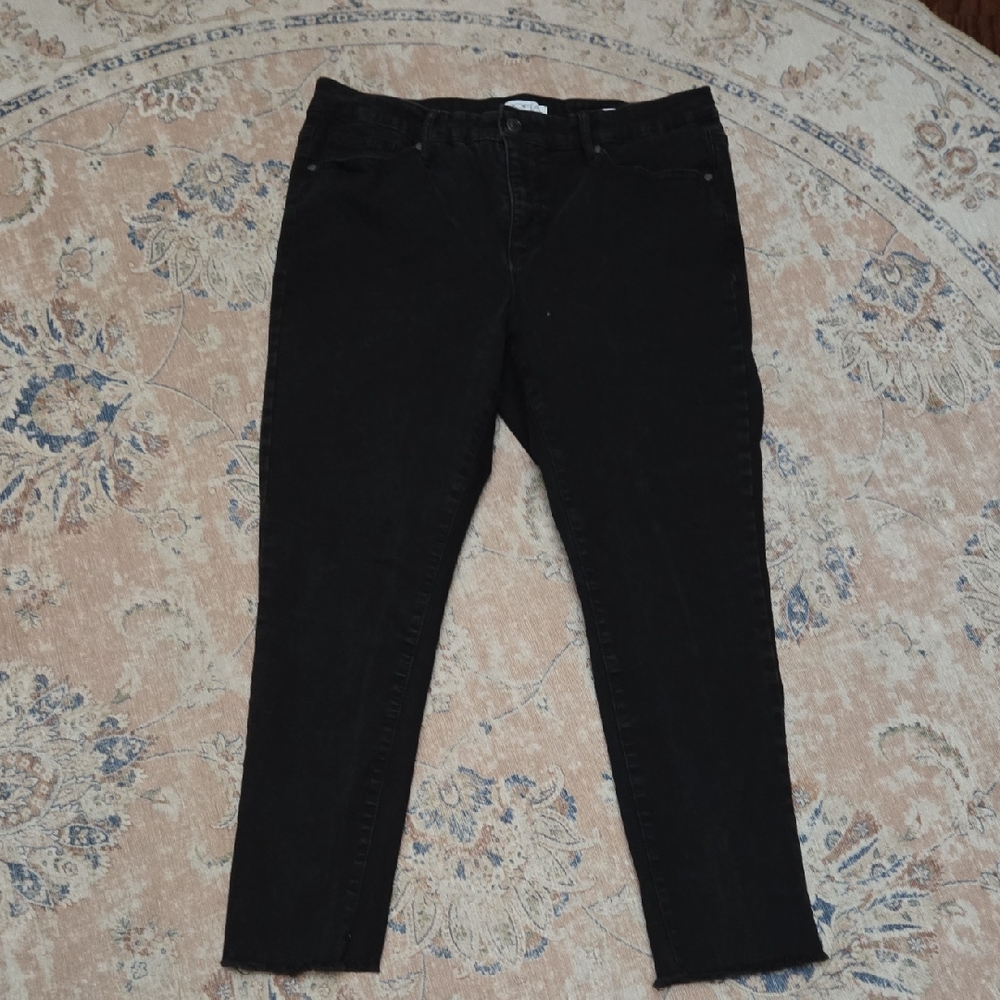 Sofia Vergara Rosa Curvy Ankle Jeans Black Classic 5Pocket Style Stretch 14W EUC